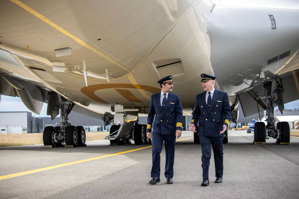 Etihad becomes one of the first to enable pilots to fly both A350 and A380 aircraft